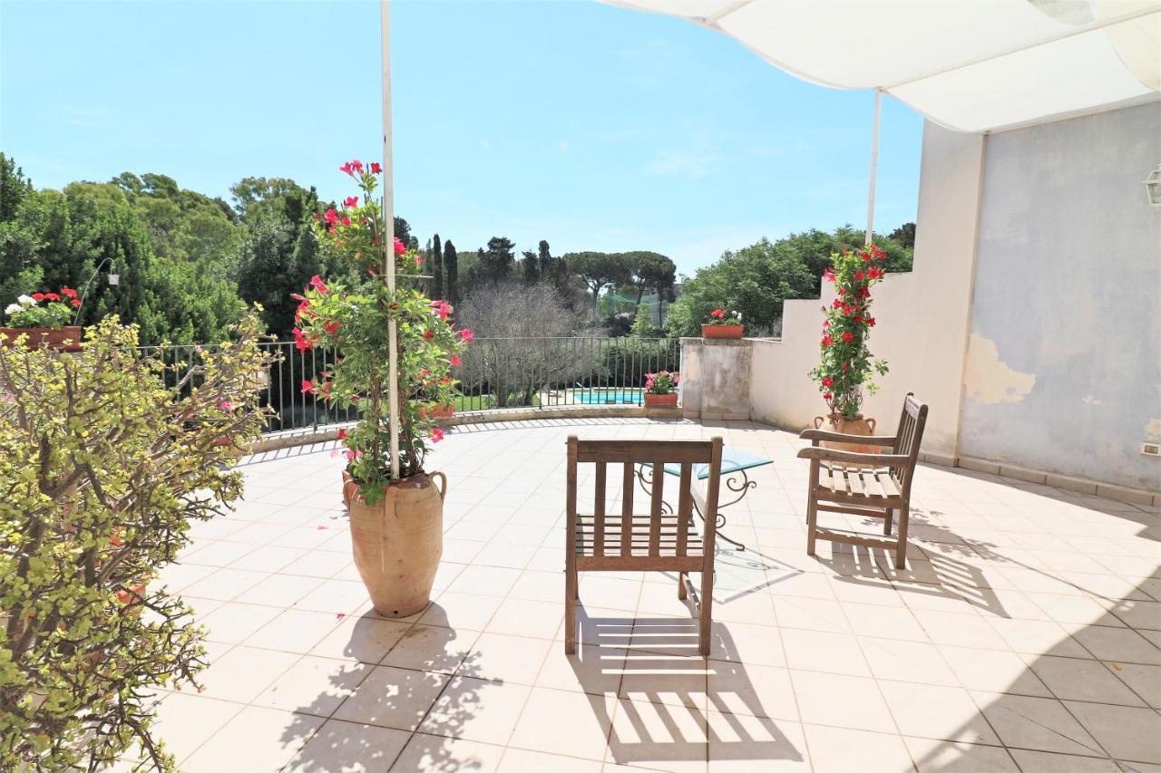 Relais Delle Rose Bed & Breakfast Lecce Exterior photo